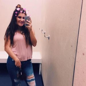 Meet your Posher, Julia